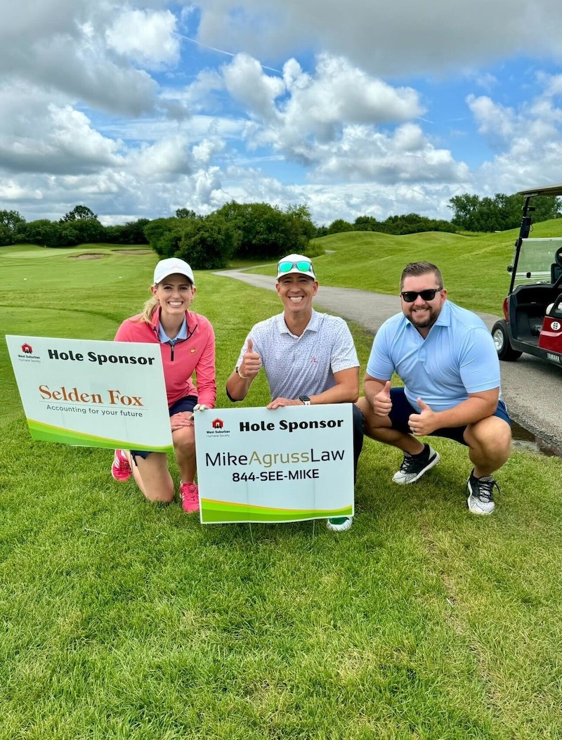 Image of Taylor Kosla Unterberg and Other Volunteers